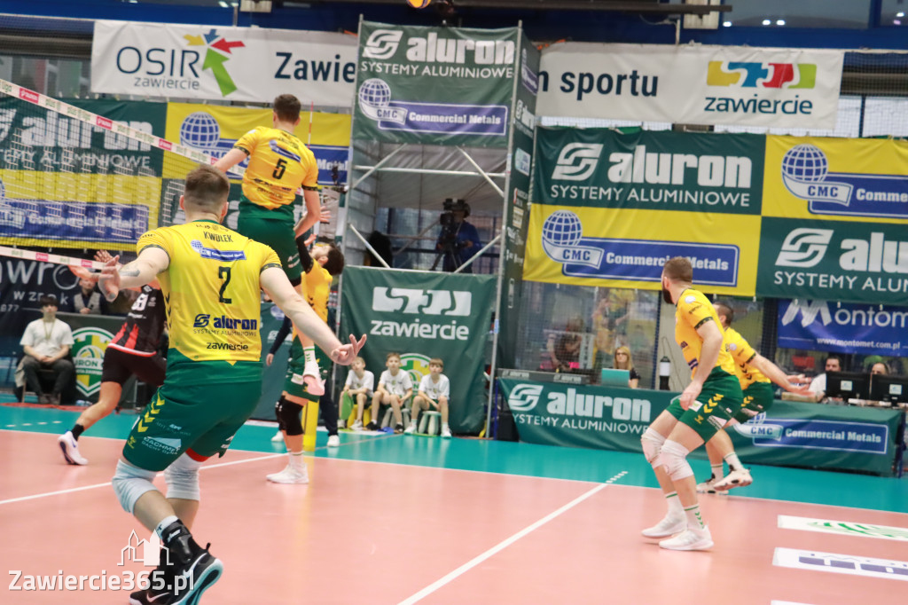 Rycerze nie dali szans Asseco Resovii Rzeszów i po zwycięstwie 3:0 awansowali na pozycję lidera