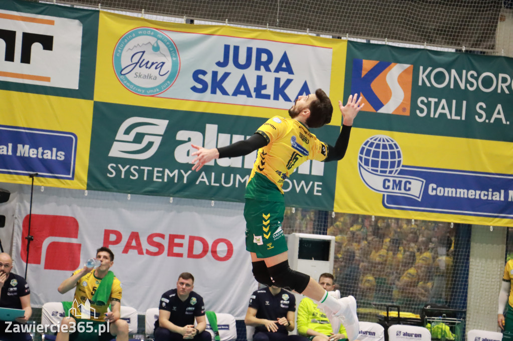 Rycerze nie dali szans Asseco Resovii Rzeszów i po zwycięstwie 3:0 awansowali na pozycję lidera