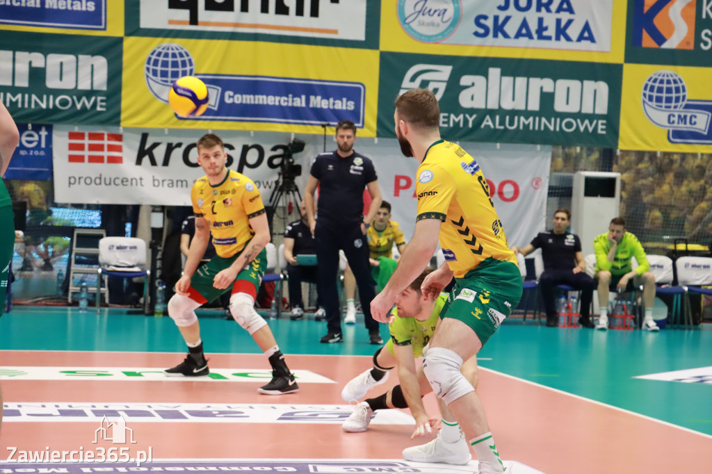 Rycerze nie dali szans Asseco Resovii Rzeszów i po zwycięstwie 3:0 awansowali na pozycję lidera