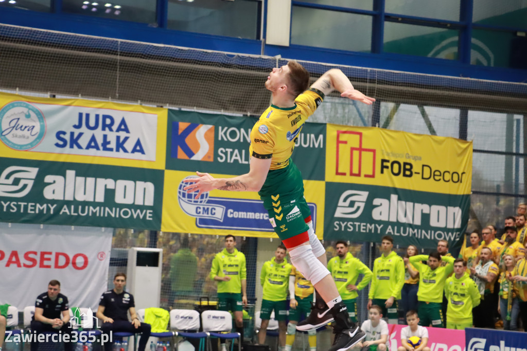 Rycerze nie dali szans Asseco Resovii Rzeszów i po zwycięstwie 3:0 awansowali na pozycję lidera