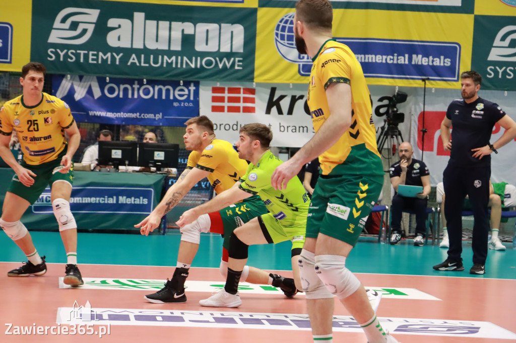Rycerze nie dali szans Asseco Resovii Rzeszów i po zwycięstwie 3:0 awansowali na pozycję lidera