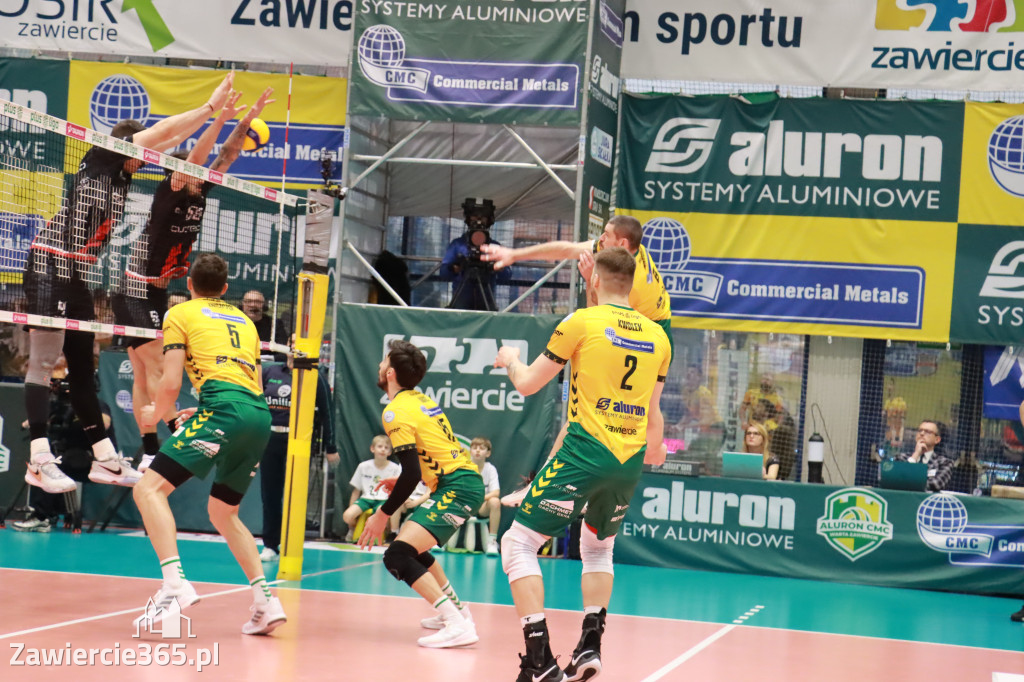 Rycerze nie dali szans Asseco Resovii Rzeszów i po zwycięstwie 3:0 awansowali na pozycję lidera