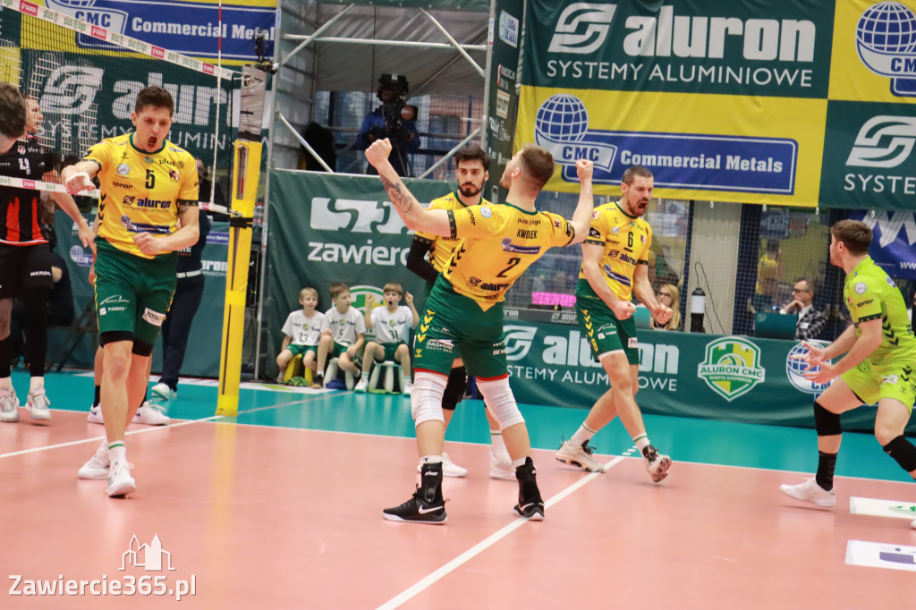 Rycerze nie dali szans Asseco Resovii Rzeszów i po zwycięstwie 3:0 awansowali na pozycję lidera