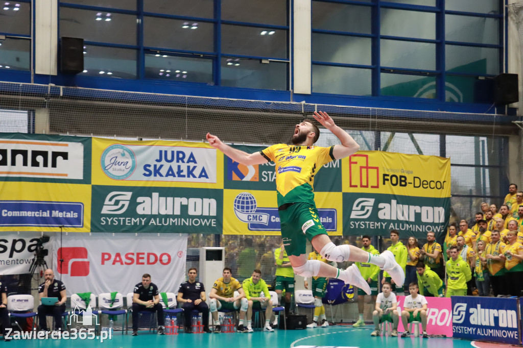 Rycerze nie dali szans Asseco Resovii Rzeszów i po zwycięstwie 3:0 awansowali na pozycję lidera