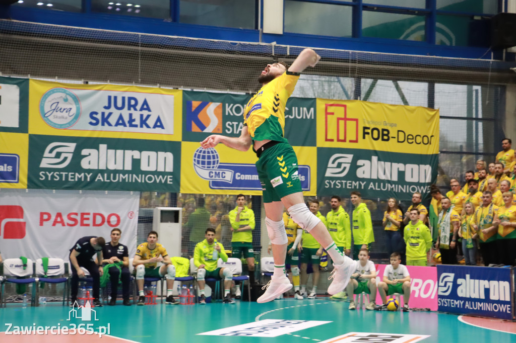 Rycerze nie dali szans Asseco Resovii Rzeszów i po zwycięstwie 3:0 awansowali na pozycję lidera