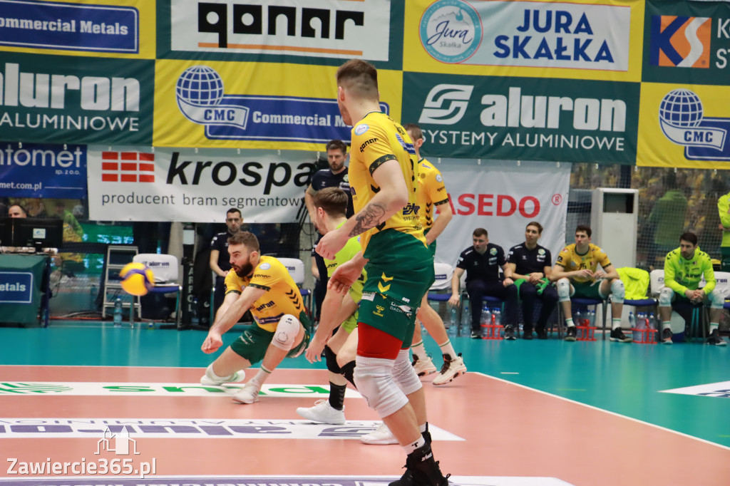 Rycerze nie dali szans Asseco Resovii Rzeszów i po zwycięstwie 3:0 awansowali na pozycję lidera