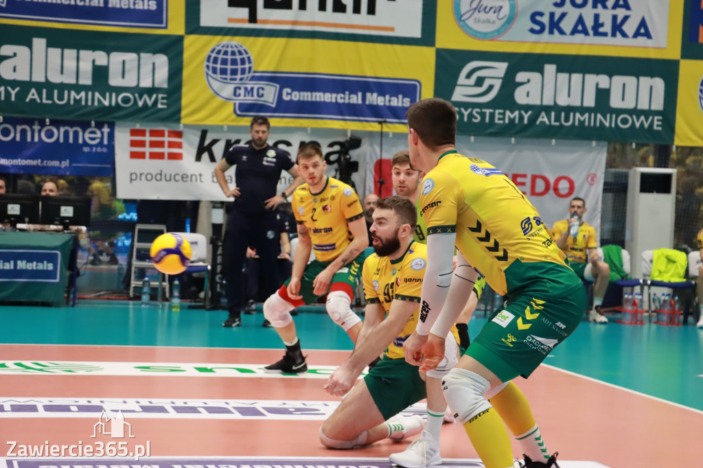 Rycerze nie dali szans Asseco Resovii Rzeszów i po zwycięstwie 3:0 awansowali na pozycję lidera