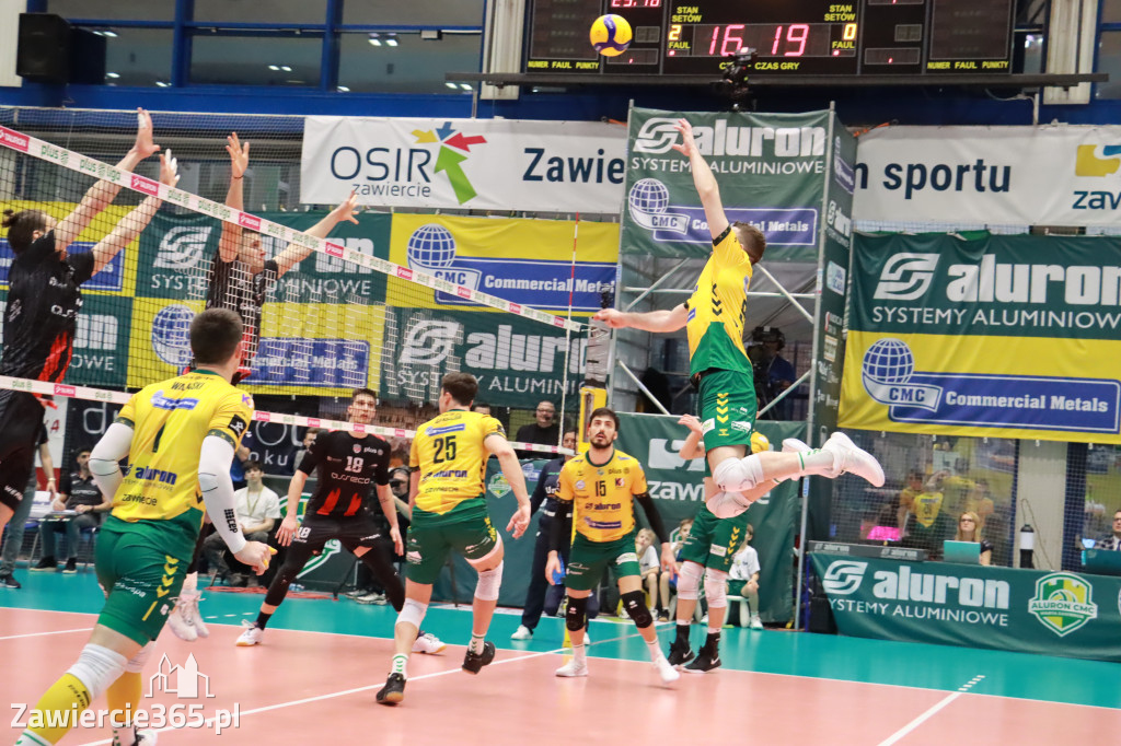 Rycerze nie dali szans Asseco Resovii Rzeszów i po zwycięstwie 3:0 awansowali na pozycję lidera