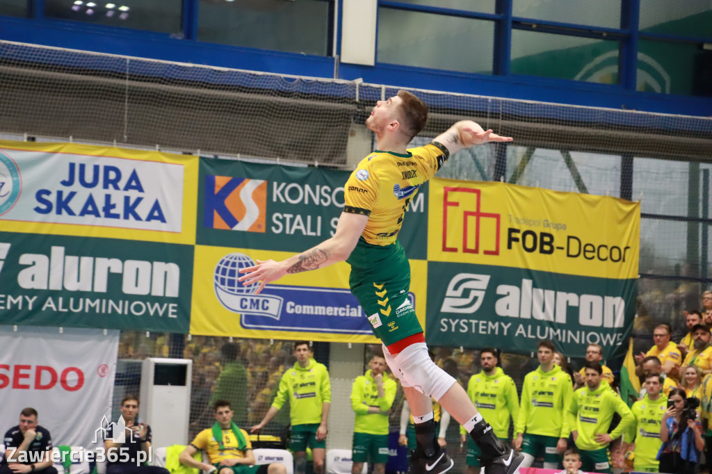 Rycerze nie dali szans Asseco Resovii Rzeszów i po zwycięstwie 3:0 awansowali na pozycję lidera