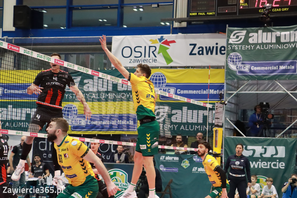 Rycerze nie dali szans Asseco Resovii Rzeszów i po zwycięstwie 3:0 awansowali na pozycję lidera