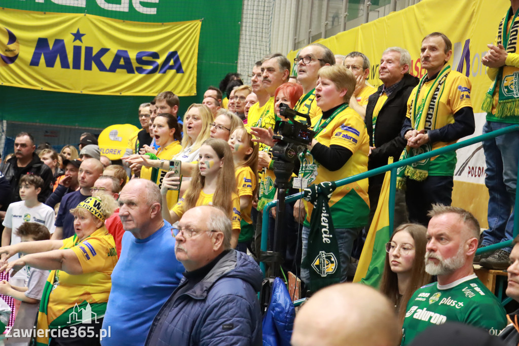 Rycerze nie dali szans Asseco Resovii Rzeszów i po zwycięstwie 3:0 awansowali na pozycję lidera