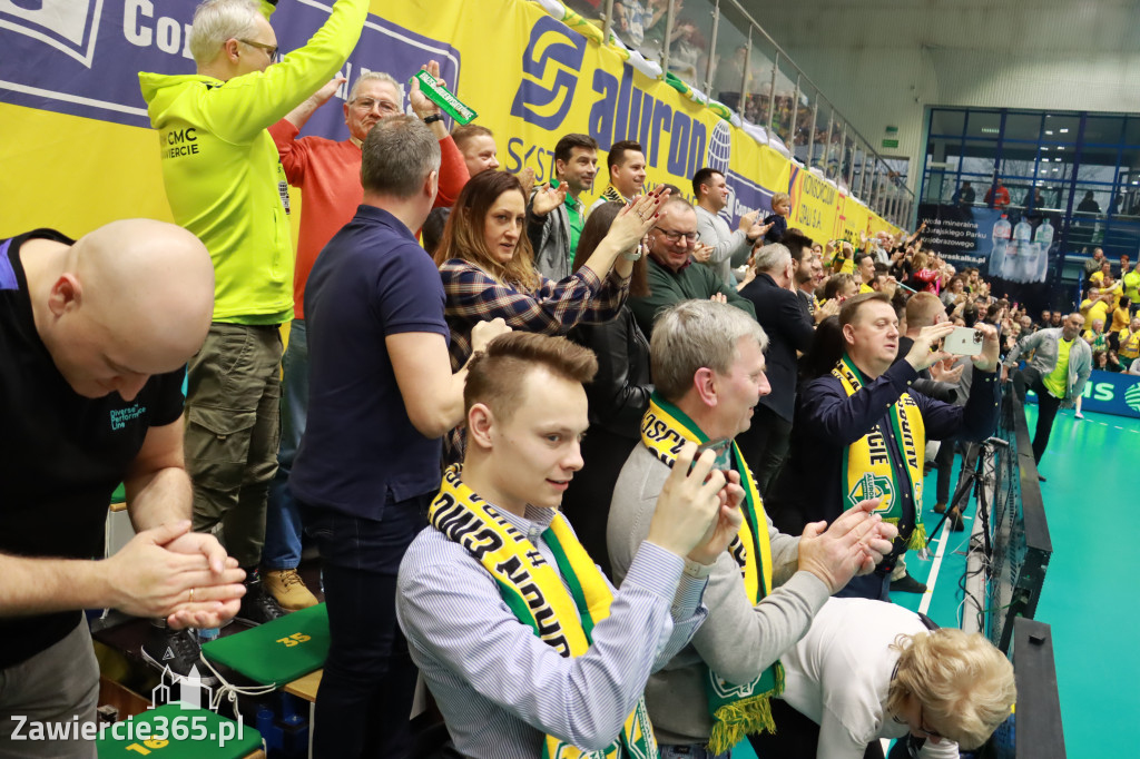 Rycerze nie dali szans Asseco Resovii Rzeszów i po zwycięstwie 3:0 awansowali na pozycję lidera