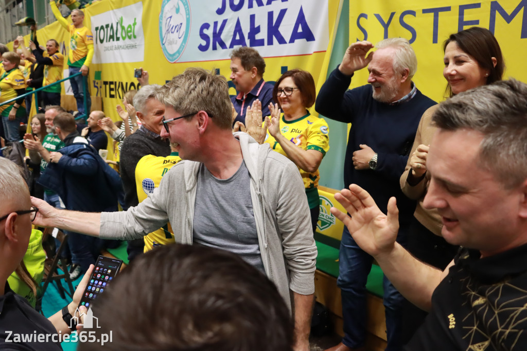 Rycerze nie dali szans Asseco Resovii Rzeszów i po zwycięstwie 3:0 awansowali na pozycję lidera