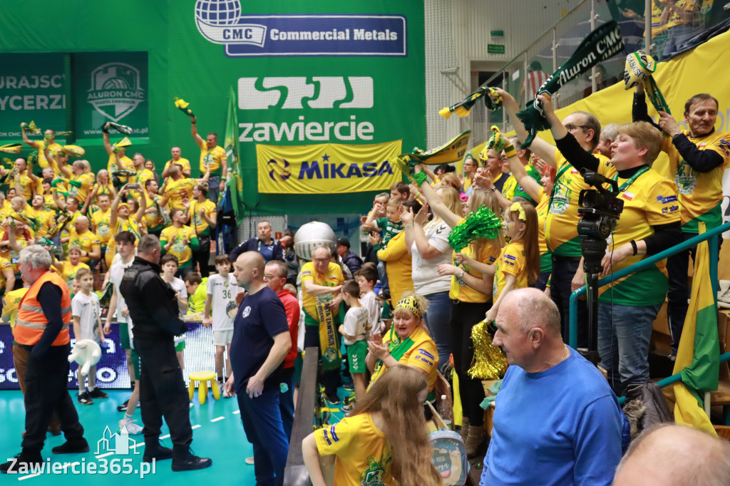 Rycerze nie dali szans Asseco Resovii Rzeszów i po zwycięstwie 3:0 awansowali na pozycję lidera