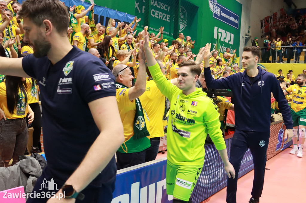 Rycerze nie dali szans Asseco Resovii Rzeszów i po zwycięstwie 3:0 awansowali na pozycję lidera