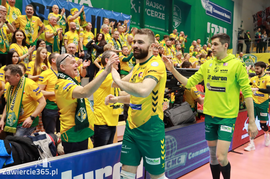 Rycerze nie dali szans Asseco Resovii Rzeszów i po zwycięstwie 3:0 awansowali na pozycję lidera