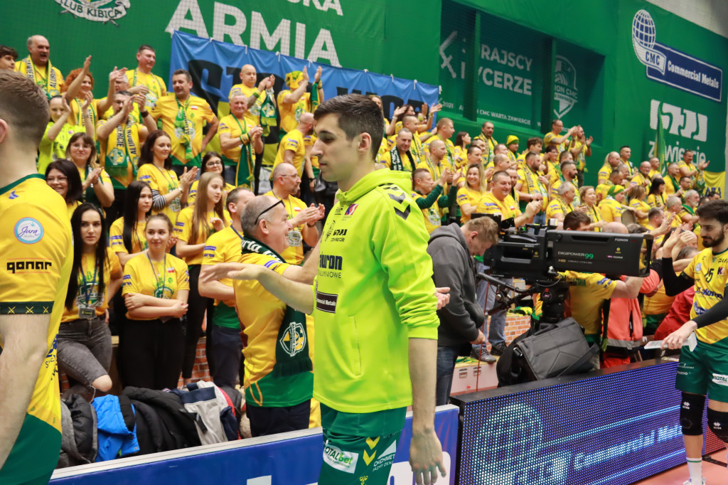 Rycerze nie dali szans Asseco Resovii Rzeszów i po zwycięstwie 3:0 awansowali na pozycję lidera