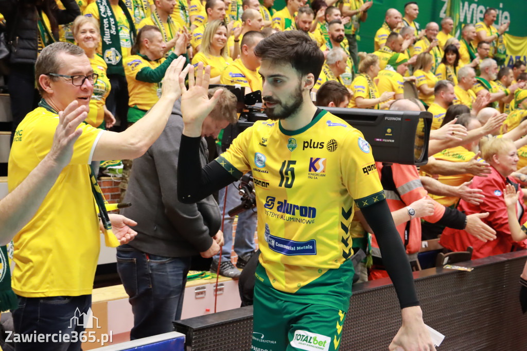 Rycerze nie dali szans Asseco Resovii Rzeszów i po zwycięstwie 3:0 awansowali na pozycję lidera