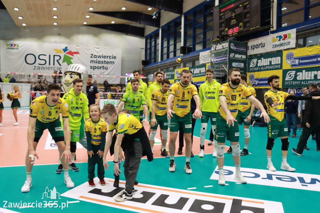 Rycerze nie dali szans Asseco Resovii Rzeszów i po zwycięstwie 3:0 awansowali na pozycję lidera