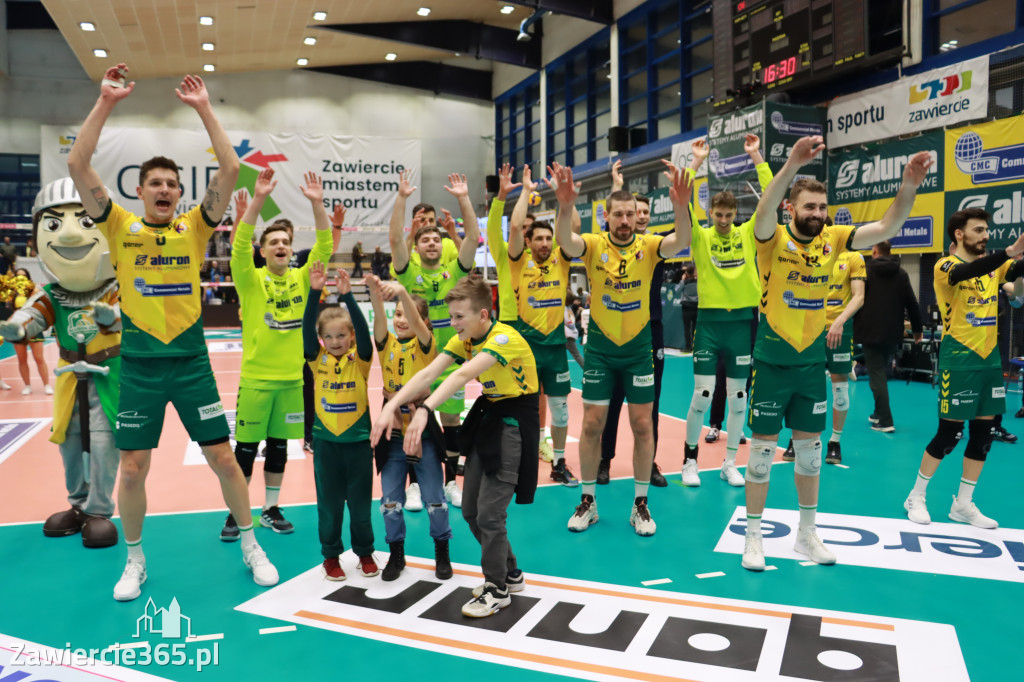 Rycerze nie dali szans Asseco Resovii Rzeszów i po zwycięstwie 3:0 awansowali na pozycję lidera