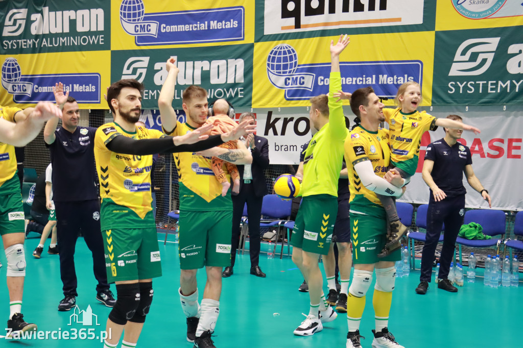 Rycerze nie dali szans Asseco Resovii Rzeszów i po zwycięstwie 3:0 awansowali na pozycję lidera