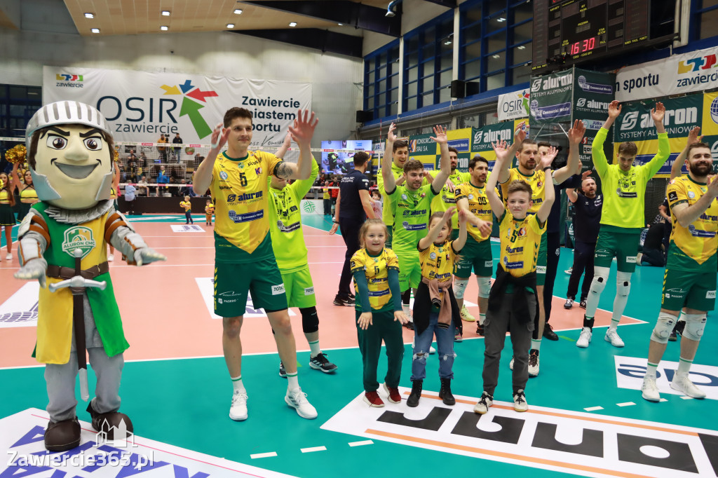 Rycerze nie dali szans Asseco Resovii Rzeszów i po zwycięstwie 3:0 awansowali na pozycję lidera