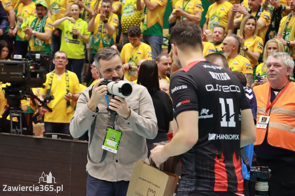 Rycerze nie dali szans Asseco Resovii Rzeszów i po zwycięstwie 3:0 awansowali na pozycję lidera