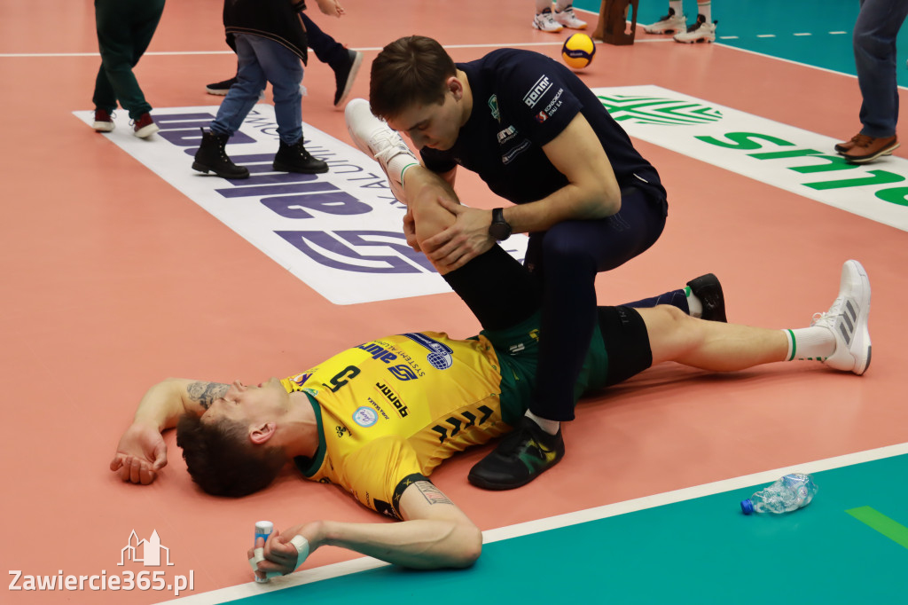 Rycerze nie dali szans Asseco Resovii Rzeszów i po zwycięstwie 3:0 awansowali na pozycję lidera