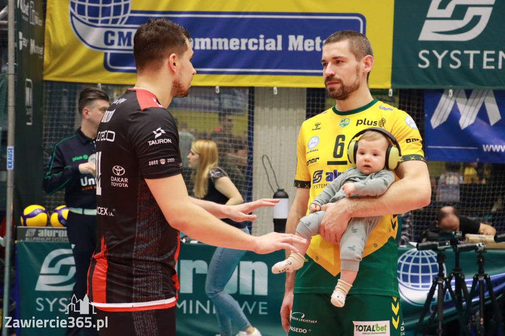Rycerze nie dali szans Asseco Resovii Rzeszów i po zwycięstwie 3:0 awansowali na pozycję lidera
