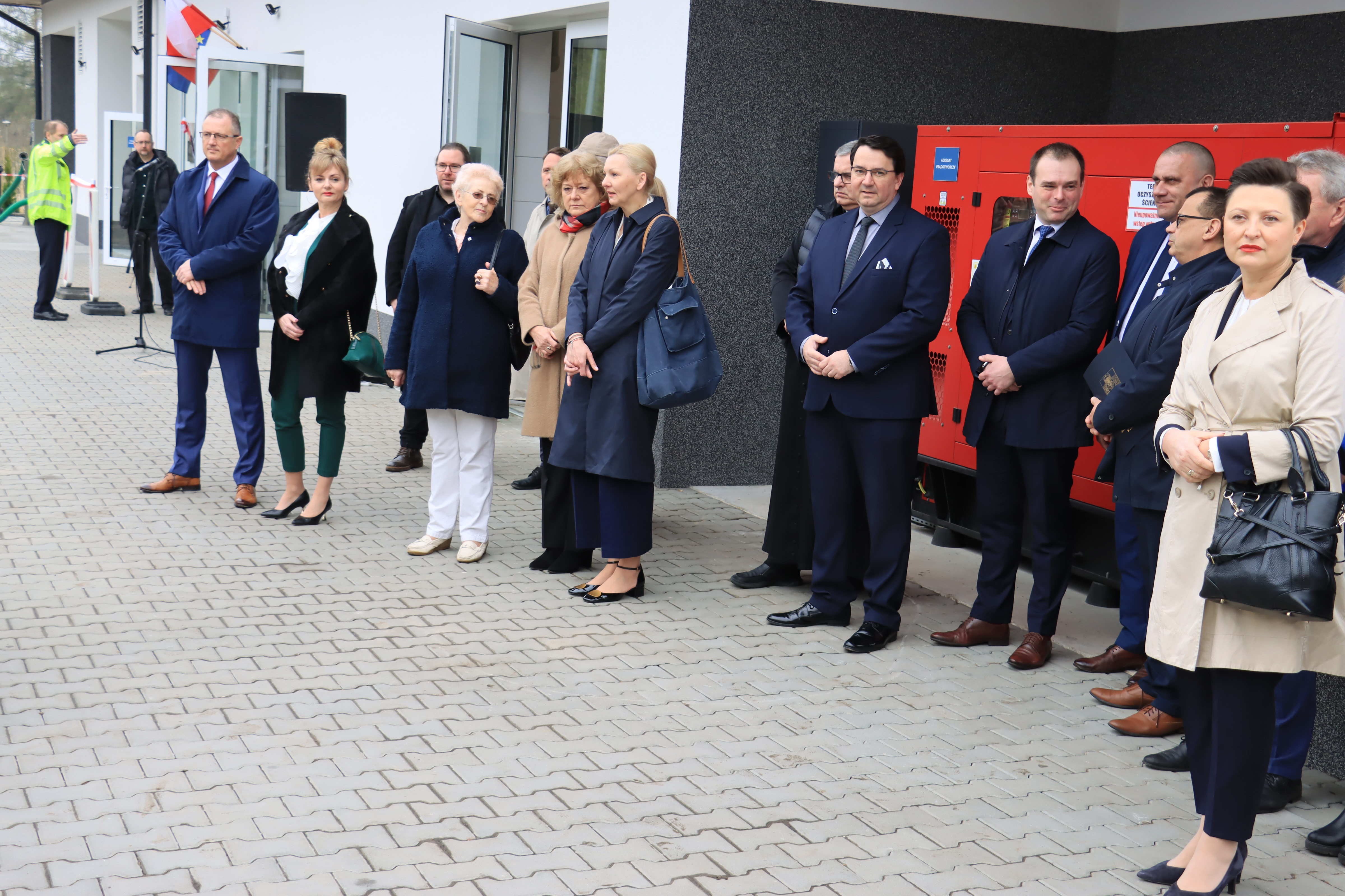 Fotorelacja z Otwarcia Oczyszczalni Ścieków oraz Gmninnego Schroniska w Porębie.