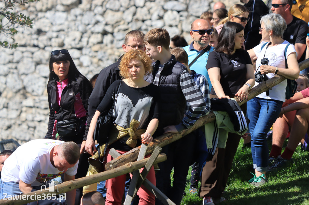 Fotorelacja. Zamek Ogrodzieniec: Pokazy Konne ,,Husaria