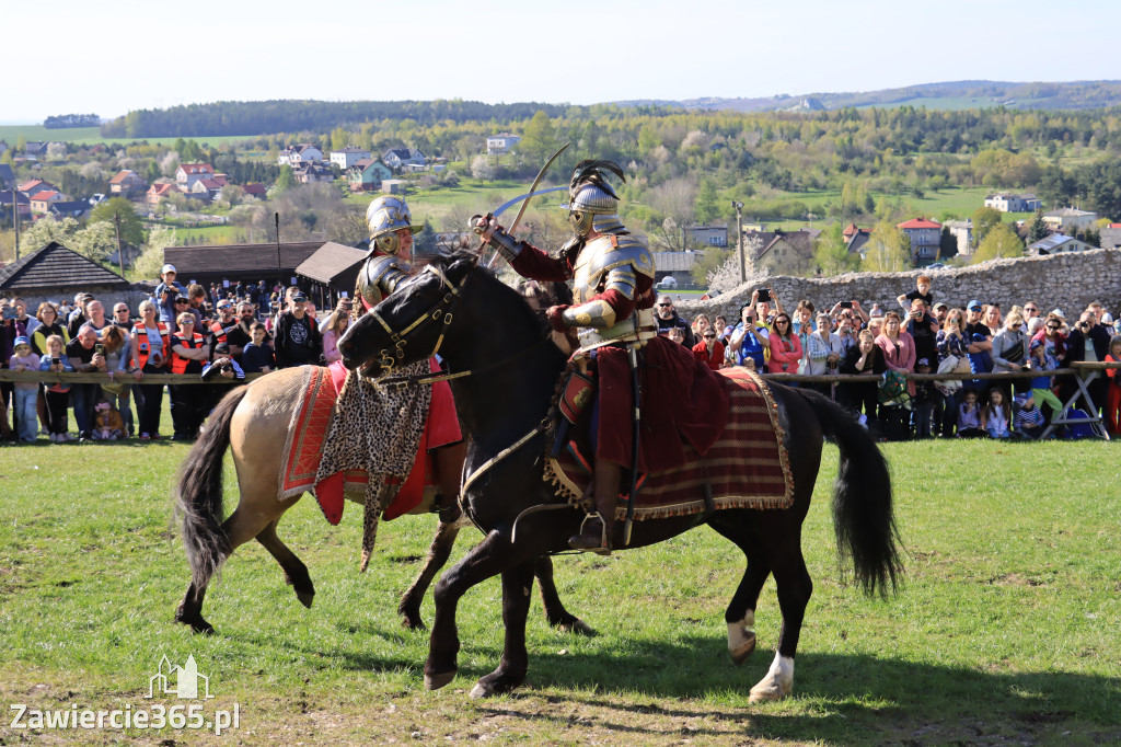 Fotorelacja. Zamek Ogrodzieniec: Pokazy Konne ,,Husaria