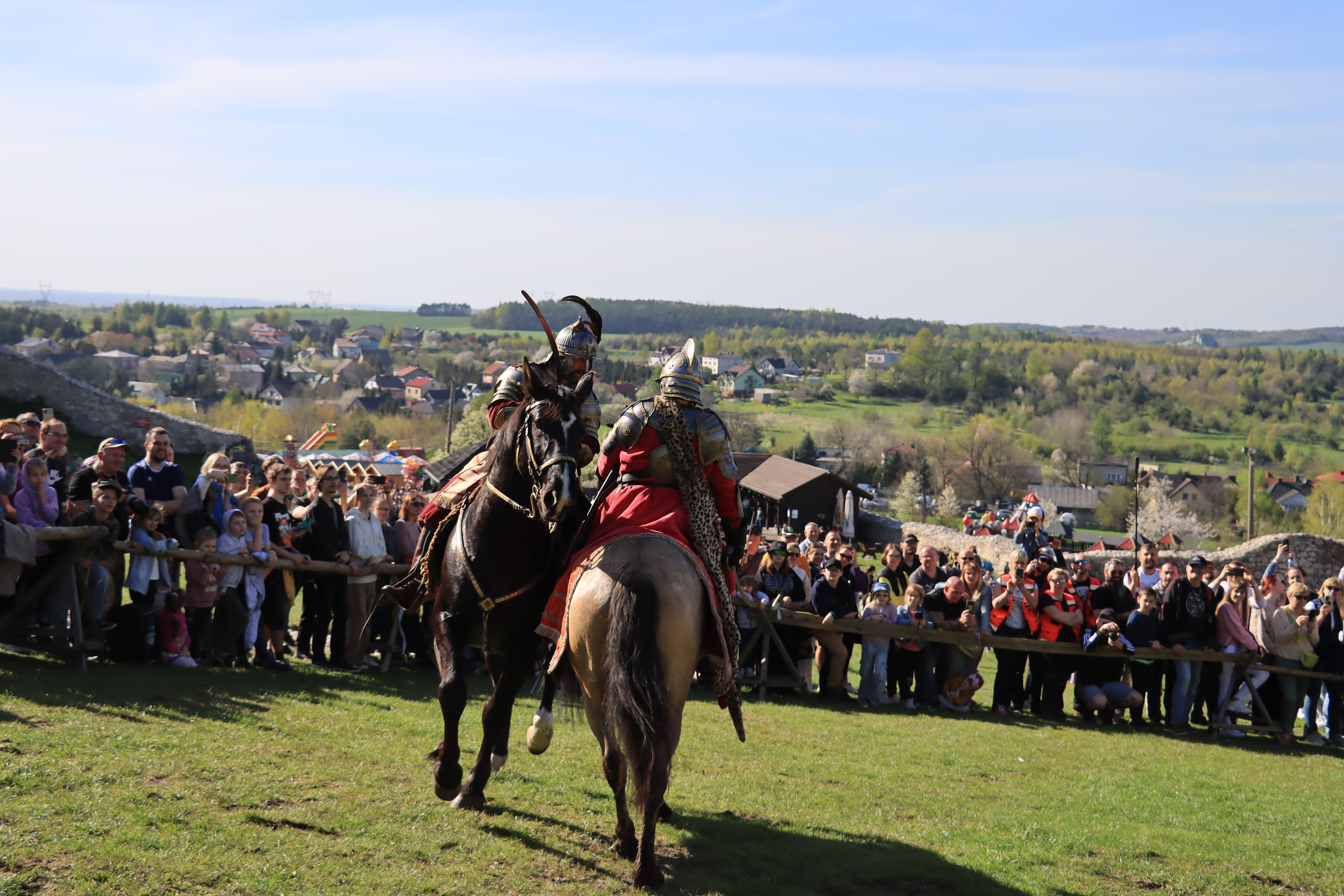 Fotorelacja. Zamek Ogrodzieniec: Pokazy Konne ,,Husaria