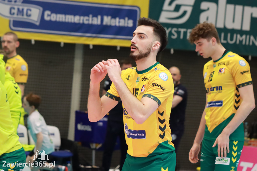 Jurajscy Rycerze stojąc po ścianą, wrócili do meczu ze stanu 0:2 i pokonali Asseco Resovię po tie-breaku.