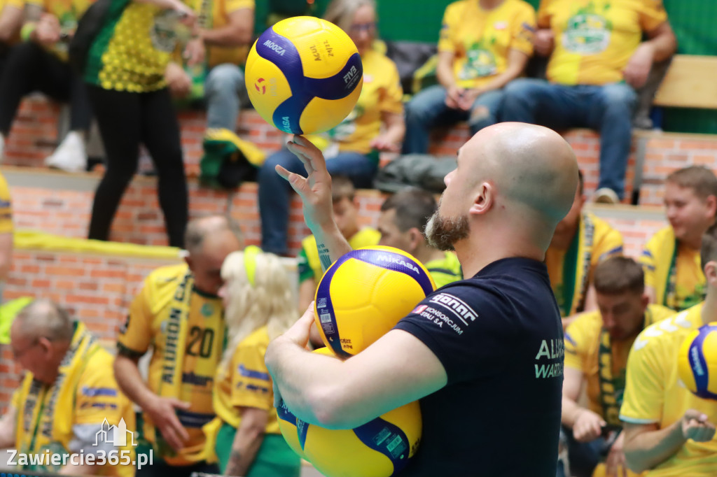 Jurajscy Rycerze stojąc po ścianą, wrócili do meczu ze stanu 0:2 i pokonali Asseco Resovię po tie-breaku.