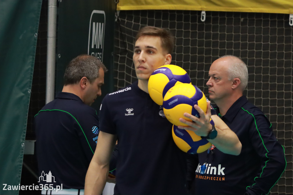 Jurajscy Rycerze stojąc po ścianą, wrócili do meczu ze stanu 0:2 i pokonali Asseco Resovię po tie-breaku.
