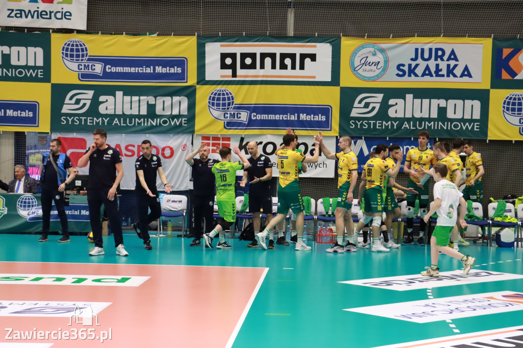 Jurajscy Rycerze stojąc po ścianą, wrócili do meczu ze stanu 0:2 i pokonali Asseco Resovię po tie-breaku.