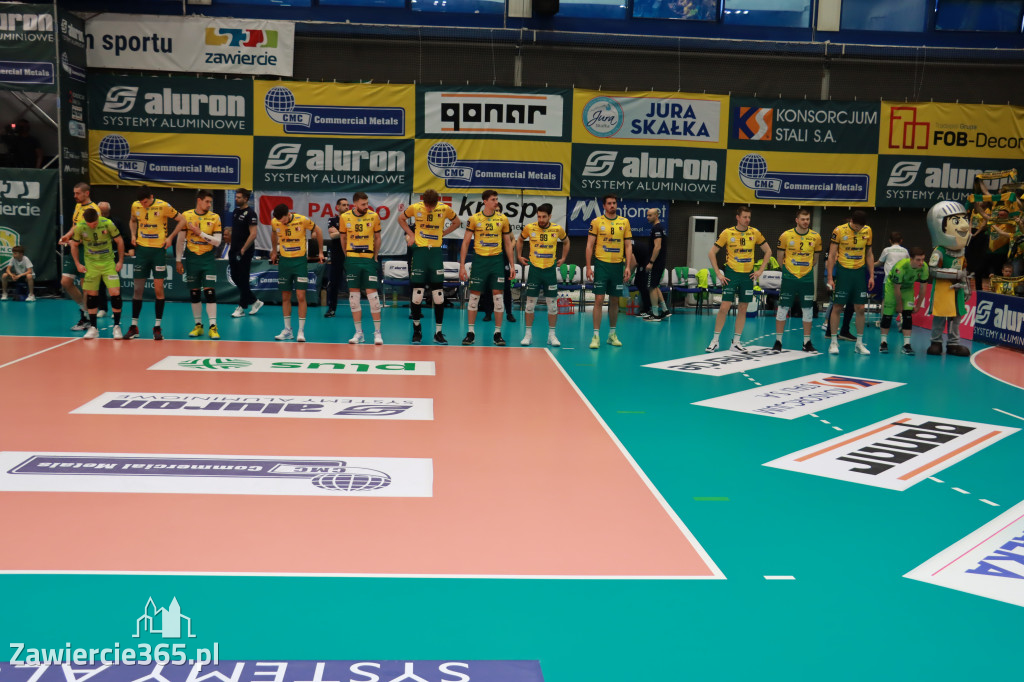 Jurajscy Rycerze stojąc po ścianą, wrócili do meczu ze stanu 0:2 i pokonali Asseco Resovię po tie-breaku.