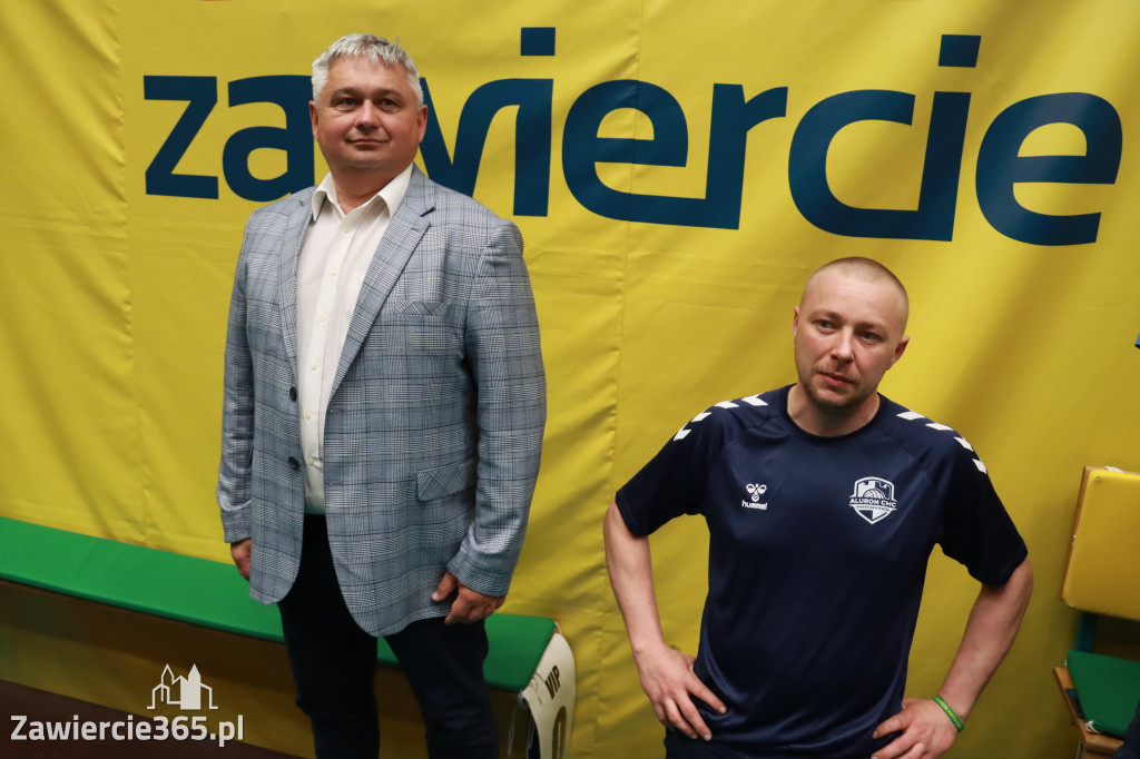 Jurajscy Rycerze stojąc po ścianą, wrócili do meczu ze stanu 0:2 i pokonali Asseco Resovię po tie-breaku.