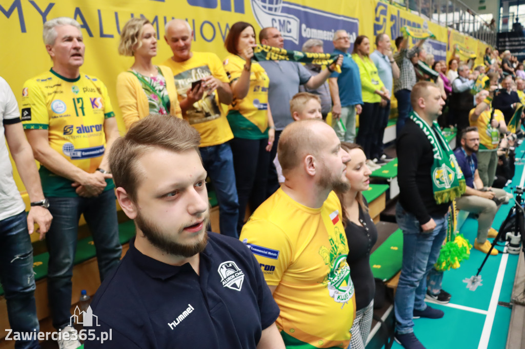 Jurajscy Rycerze stojąc po ścianą, wrócili do meczu ze stanu 0:2 i pokonali Asseco Resovię po tie-breaku.