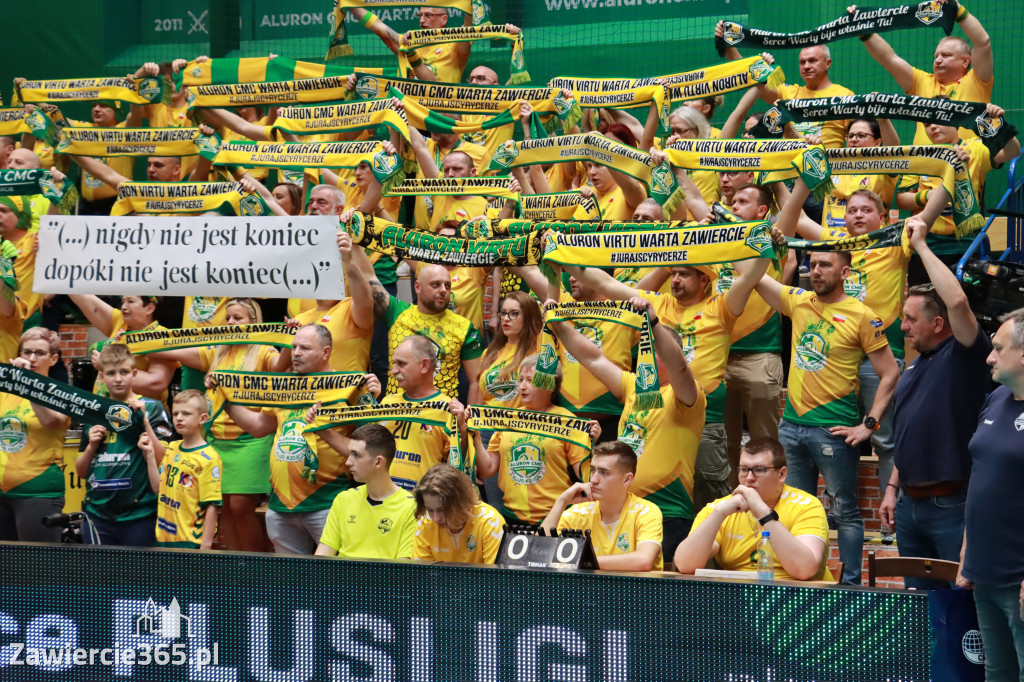 Jurajscy Rycerze stojąc po ścianą, wrócili do meczu ze stanu 0:2 i pokonali Asseco Resovię po tie-breaku.