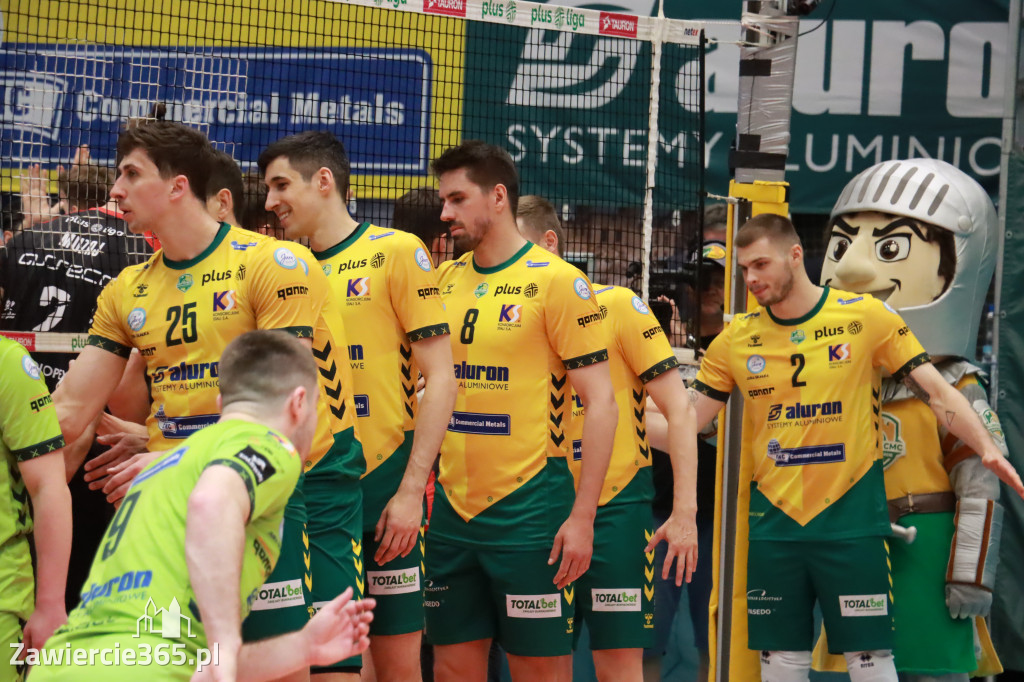 Jurajscy Rycerze stojąc po ścianą, wrócili do meczu ze stanu 0:2 i pokonali Asseco Resovię po tie-breaku.