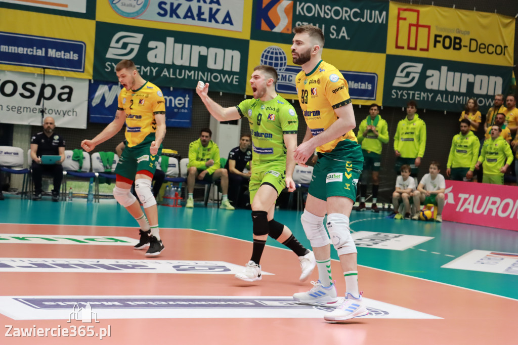 Jurajscy Rycerze stojąc po ścianą, wrócili do meczu ze stanu 0:2 i pokonali Asseco Resovię po tie-breaku.
