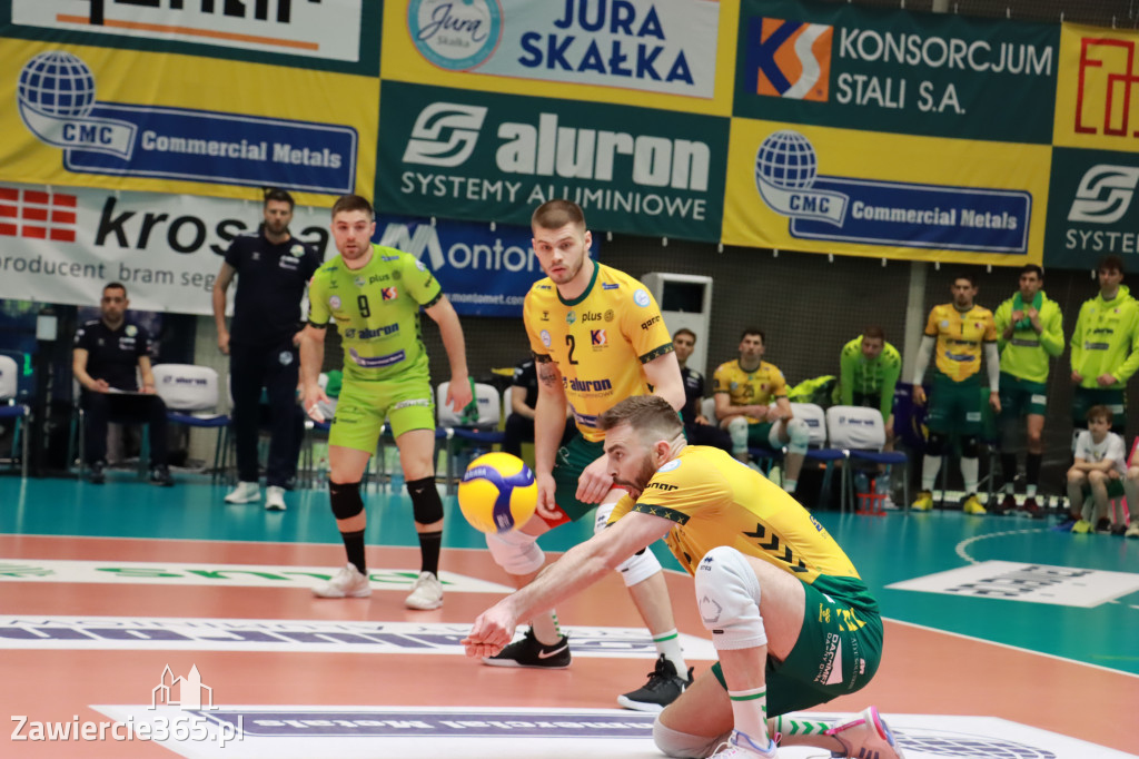 Jurajscy Rycerze stojąc po ścianą, wrócili do meczu ze stanu 0:2 i pokonali Asseco Resovię po tie-breaku.