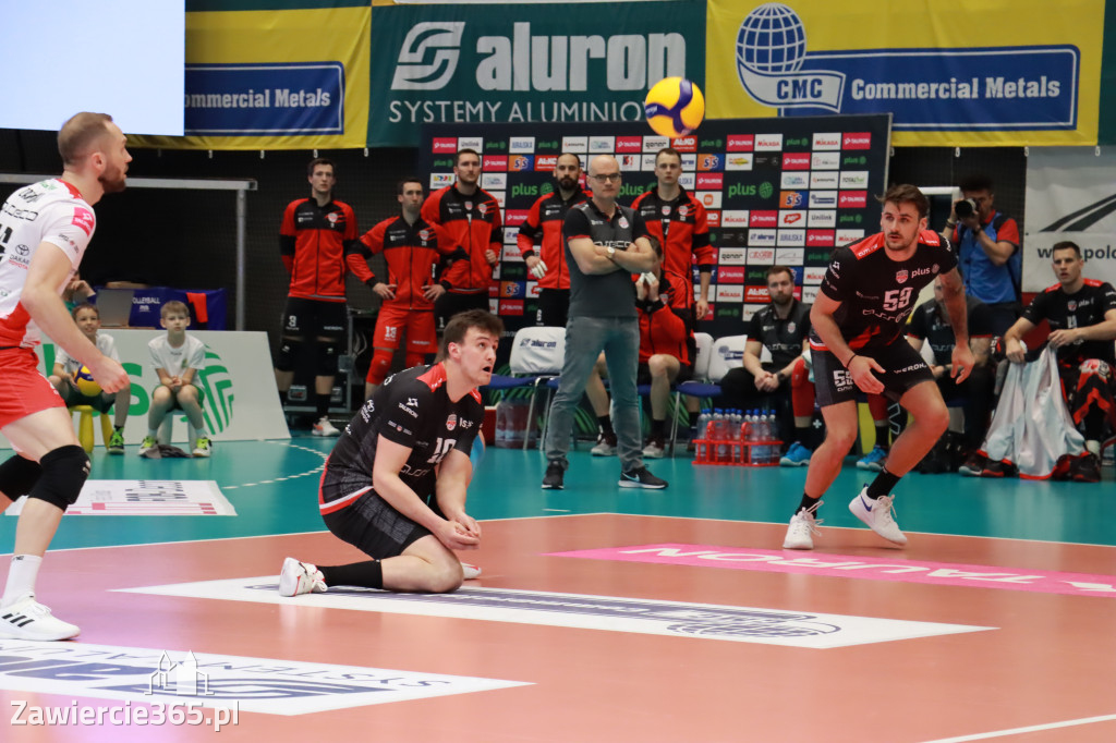 Jurajscy Rycerze stojąc po ścianą, wrócili do meczu ze stanu 0:2 i pokonali Asseco Resovię po tie-breaku.