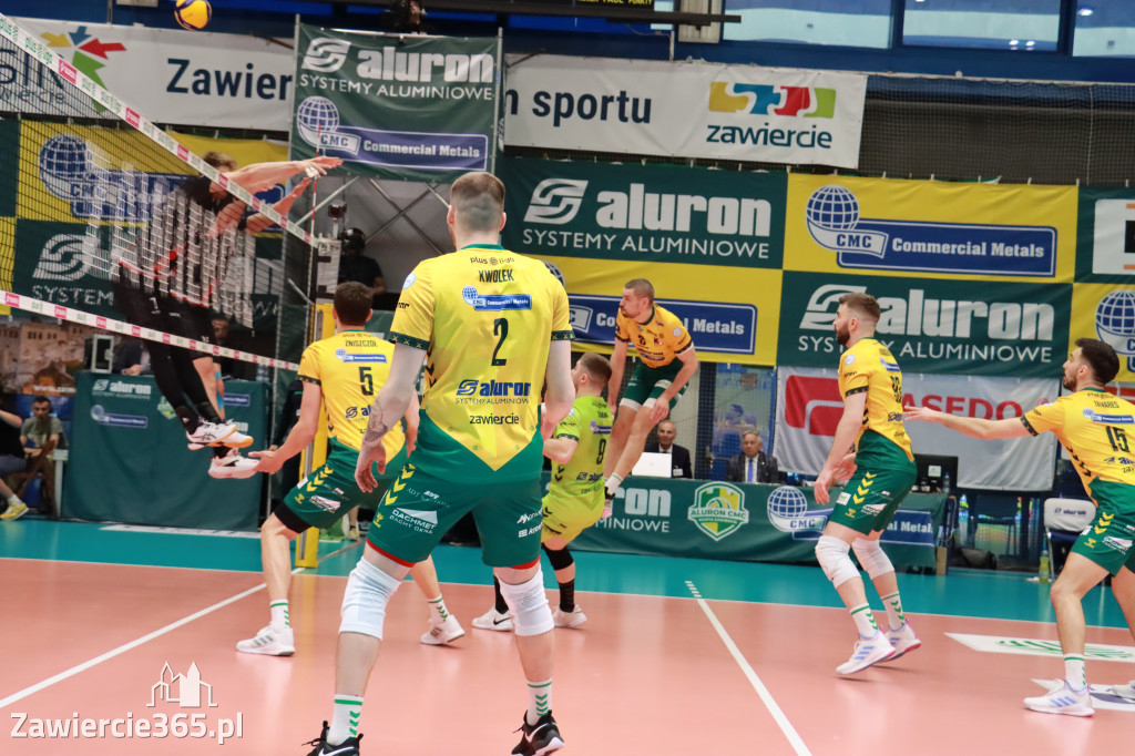Jurajscy Rycerze stojąc po ścianą, wrócili do meczu ze stanu 0:2 i pokonali Asseco Resovię po tie-breaku.