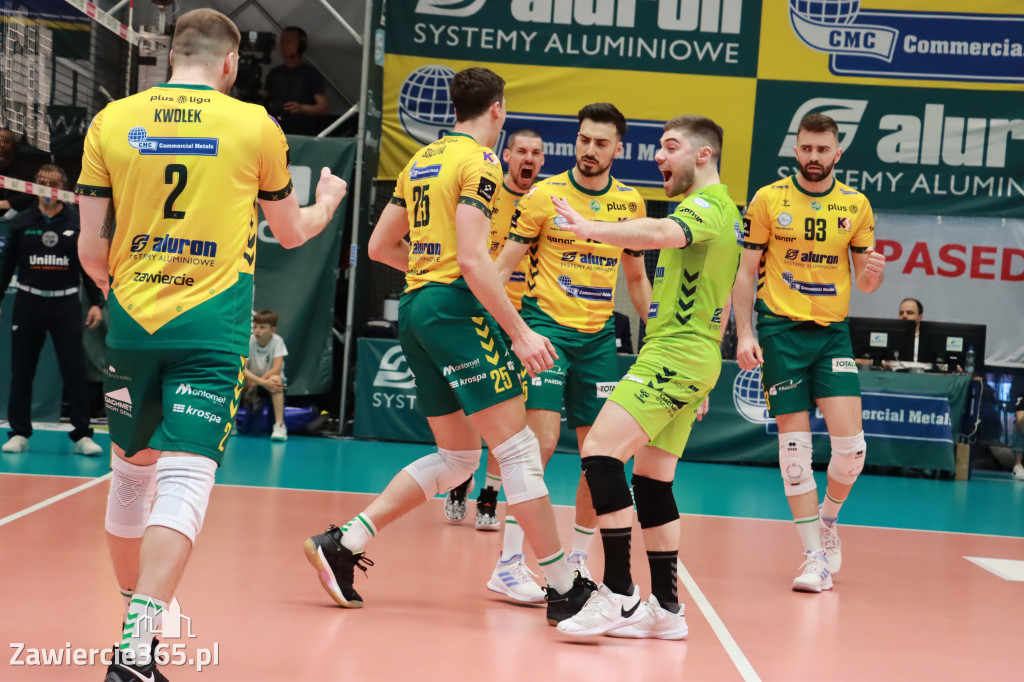 Jurajscy Rycerze stojąc po ścianą, wrócili do meczu ze stanu 0:2 i pokonali Asseco Resovię po tie-breaku.