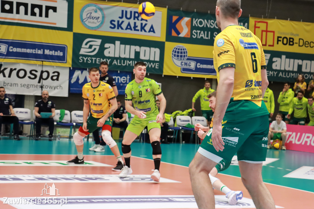 Jurajscy Rycerze stojąc po ścianą, wrócili do meczu ze stanu 0:2 i pokonali Asseco Resovię po tie-breaku.