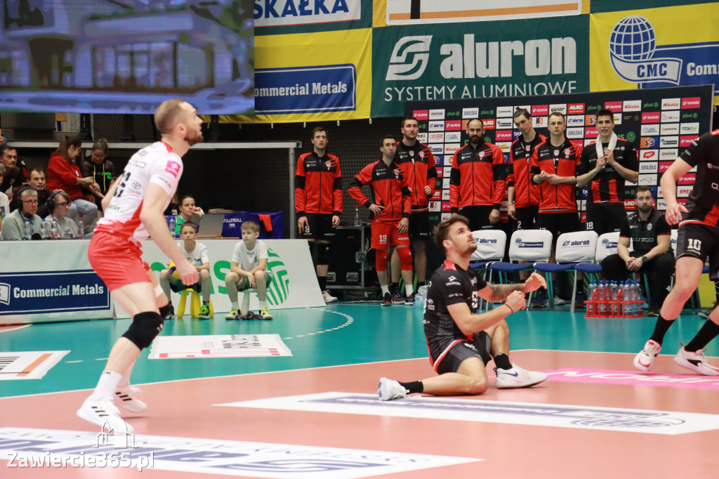 Jurajscy Rycerze stojąc po ścianą, wrócili do meczu ze stanu 0:2 i pokonali Asseco Resovię po tie-breaku.