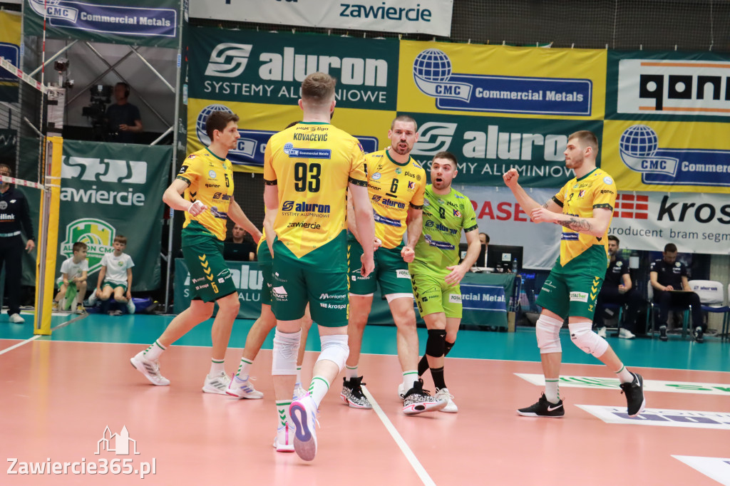Jurajscy Rycerze stojąc po ścianą, wrócili do meczu ze stanu 0:2 i pokonali Asseco Resovię po tie-breaku.